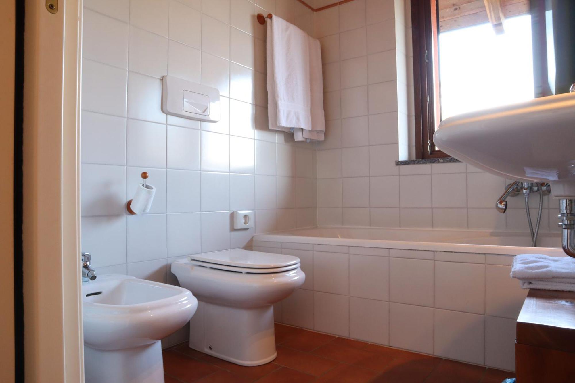 Relais Cà Nova Guest House Bogogno Ngoại thất bức ảnh